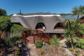 Stunning Glencairn home close to beach